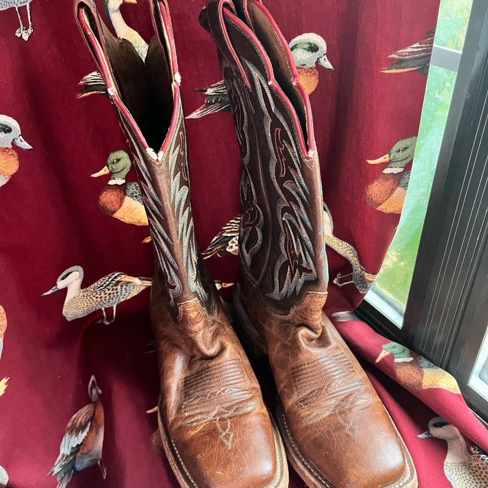 Justin Brown Leather Western Cowboy Boots with Turquoise Stitching - Picture 2 of 3